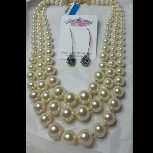 NWT pearl necklace